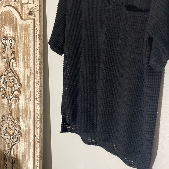 BLACK OPEN KNIT POCKET TEE - Picture 2 of 3